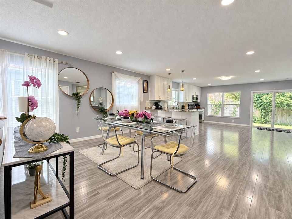 For Rent: $2,600 (4 beds, 2 baths, 1929 Square Feet)
