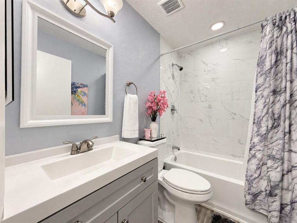 For Rent: $2,600 (4 beds, 2 baths, 1929 Square Feet)