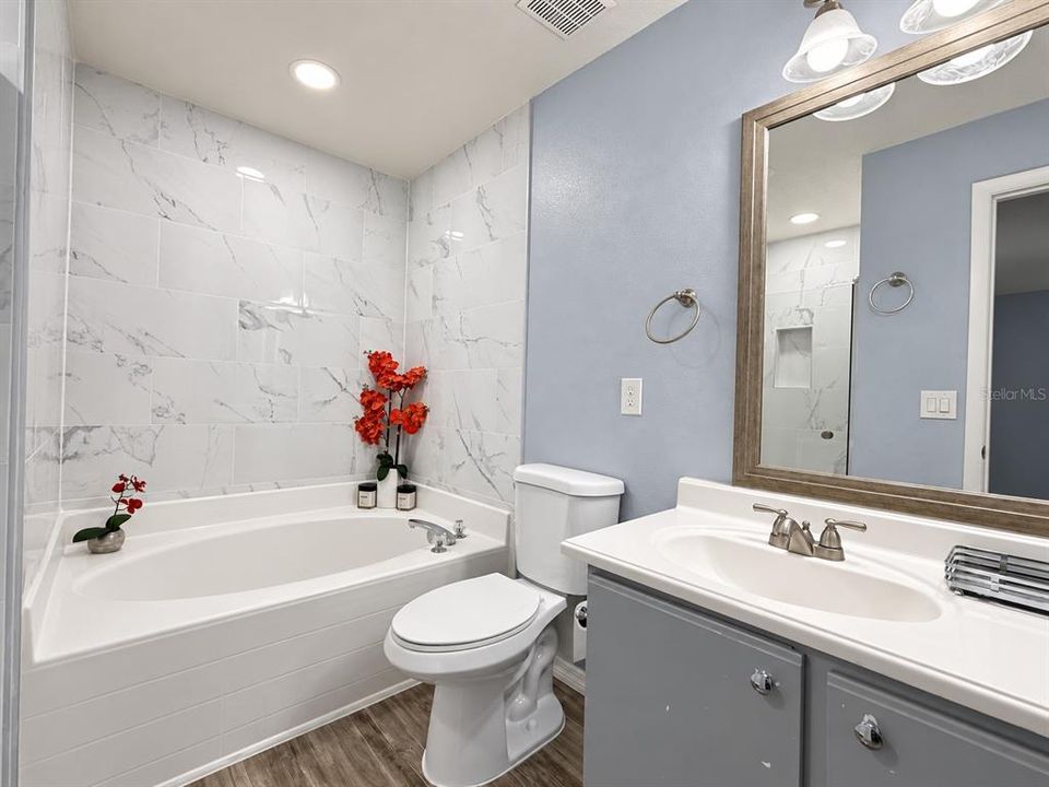 For Rent: $2,600 (4 beds, 2 baths, 1929 Square Feet)
