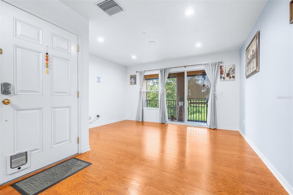 En Venta: $279,900 (3 camas, 2 baños, 1200 Pies cuadrados)