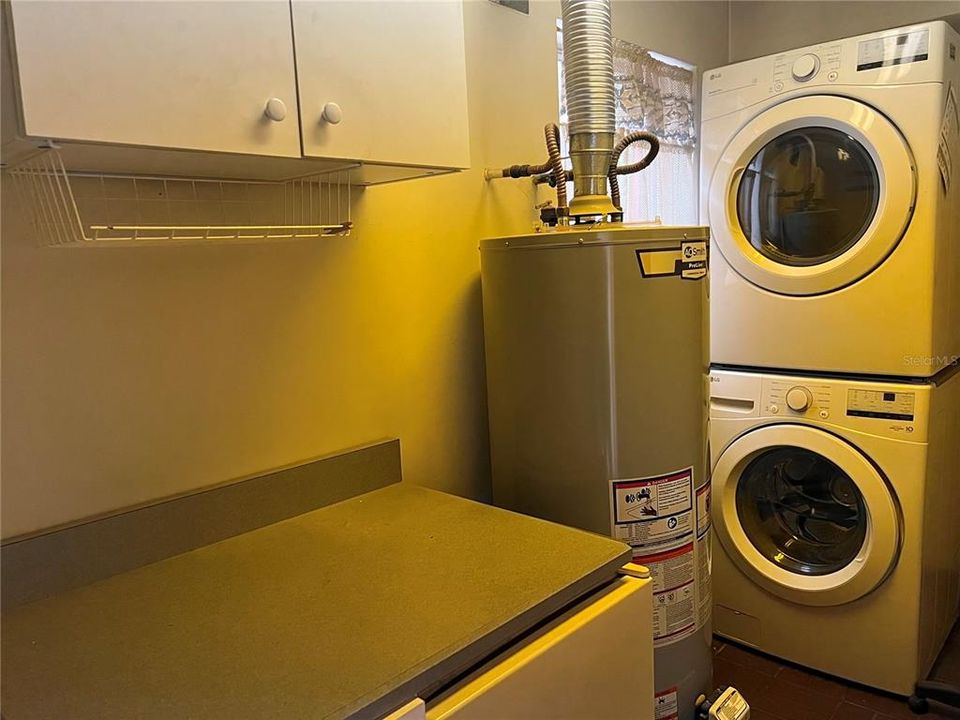 На продажу: $399,000 (3 спален, 2 ванн, 1942 Квадратных фут)