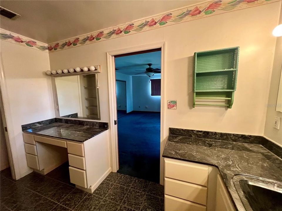 На продажу: $399,000 (3 спален, 2 ванн, 1942 Квадратных фут)