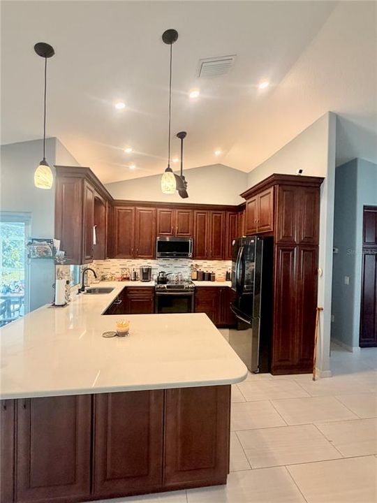 For Sale: $610,000 (4 beds, 2 baths, 1556 Square Feet)