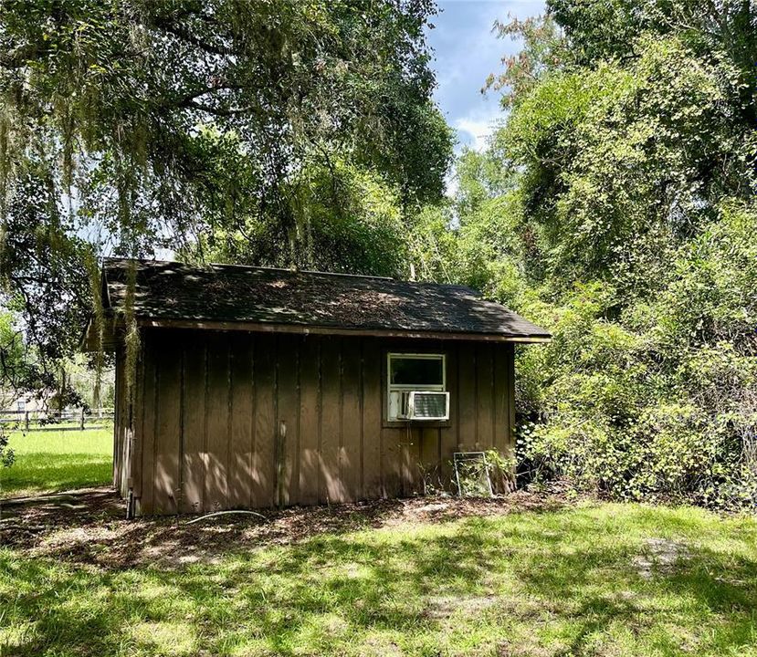 En Venta: $360,000 (3 camas, 2 baños, 2402 Pies cuadrados)