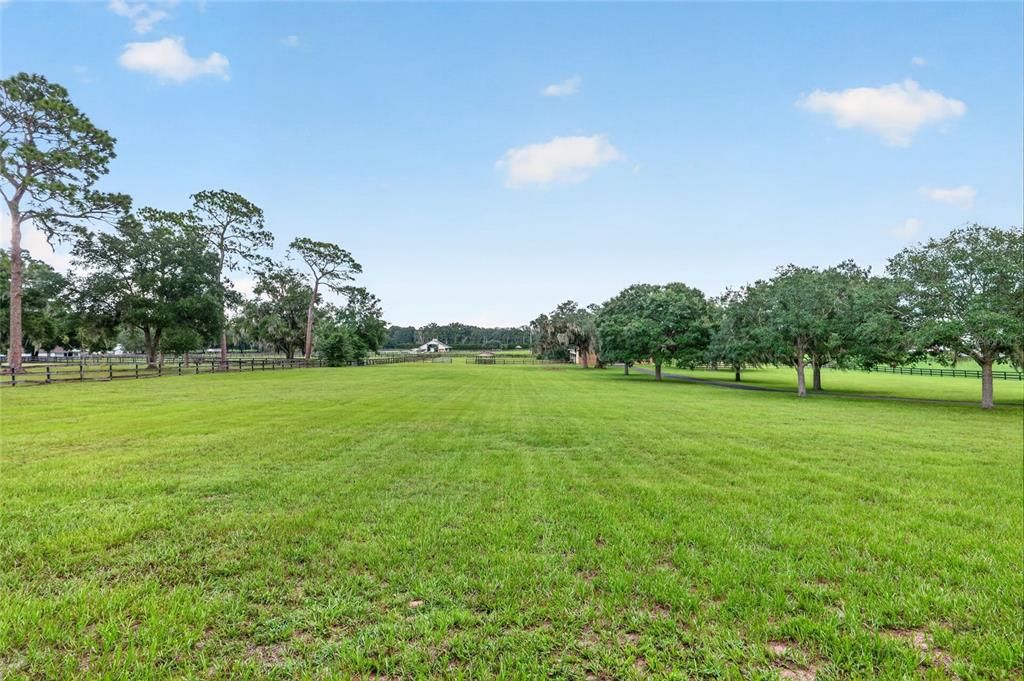 For Sale: $1,250,000 (4 beds, 5 baths, 4559 Square Feet)