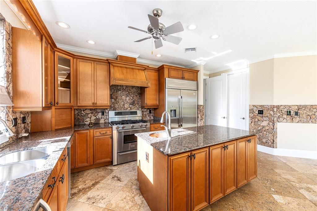 For Sale: $1,250,000 (4 beds, 5 baths, 4559 Square Feet)