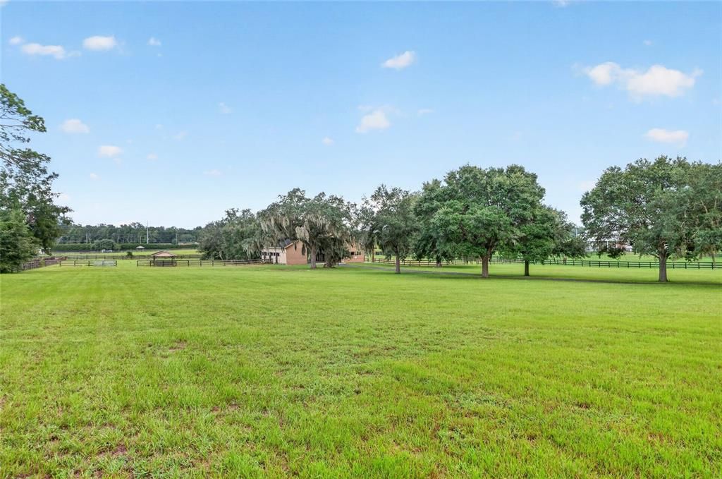 For Sale: $1,250,000 (4 beds, 5 baths, 4559 Square Feet)