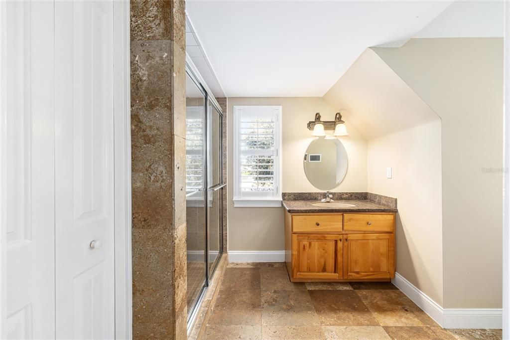 For Sale: $1,250,000 (4 beds, 5 baths, 4559 Square Feet)