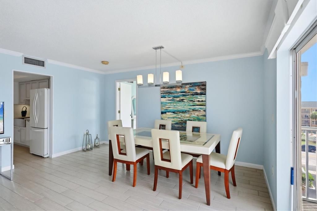For Sale: $725,000 (2 beds, 2 baths, 1150 Square Feet)