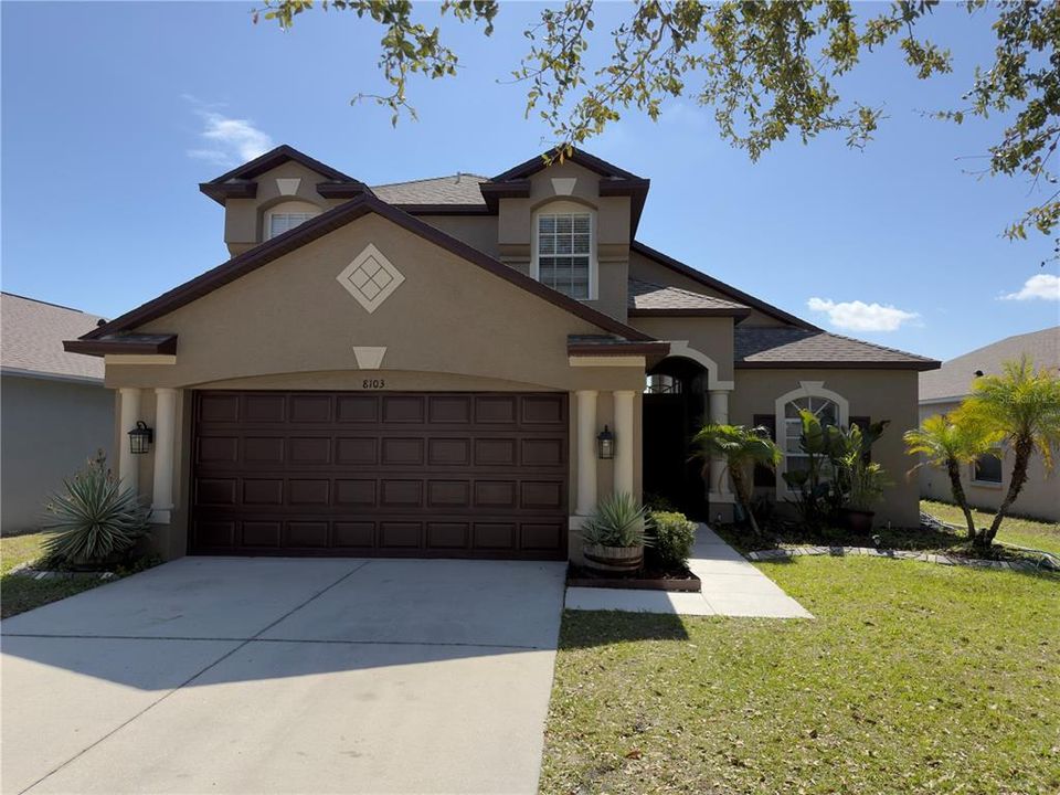 For Sale: $320,000 (3 beds, 2 baths, 1792 Square Feet)