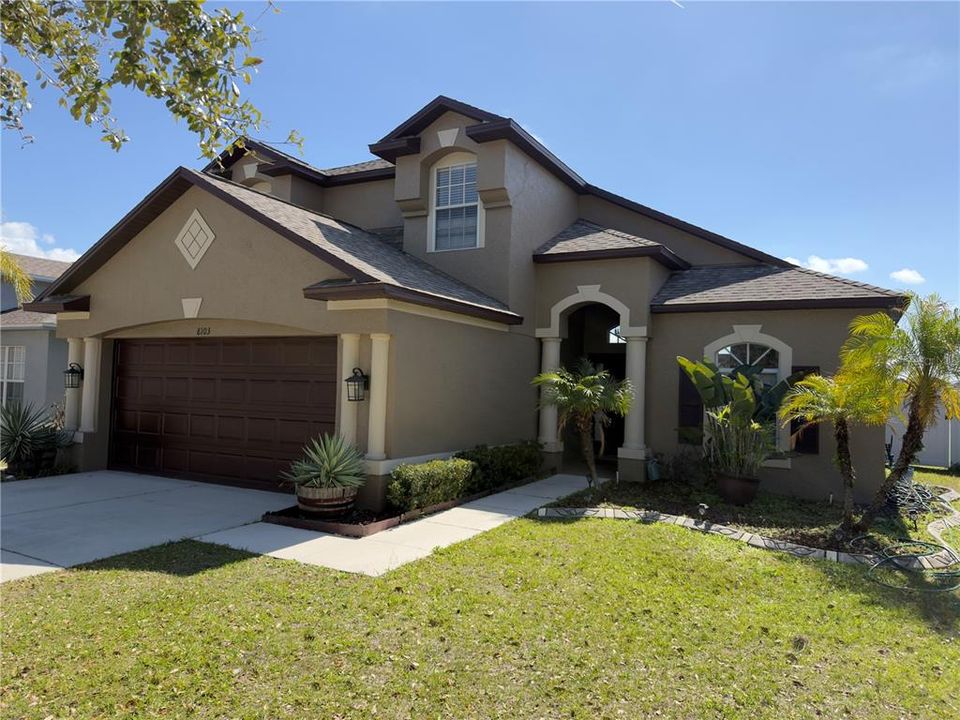 For Sale: $320,000 (3 beds, 2 baths, 1792 Square Feet)