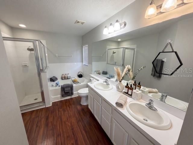 For Sale: $320,000 (3 beds, 2 baths, 1792 Square Feet)