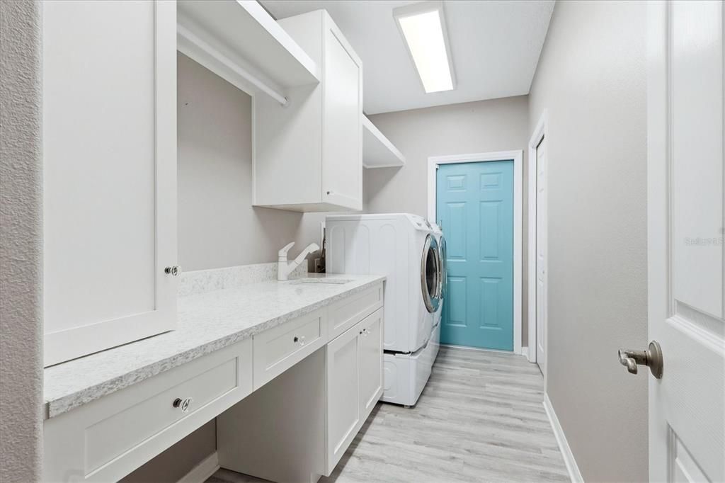 For Sale: $741,900 (3 beds, 3 baths, 2454 Square Feet)