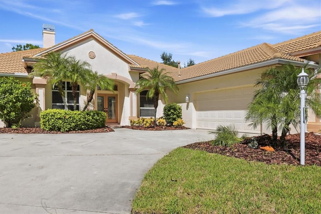 For Sale: $741,900 (3 beds, 3 baths, 2454 Square Feet)