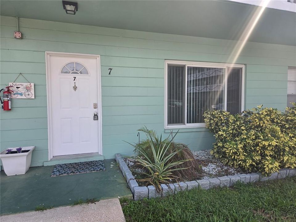 For Rent: $1,300 (1 beds, 1 baths, 800 Square Feet)