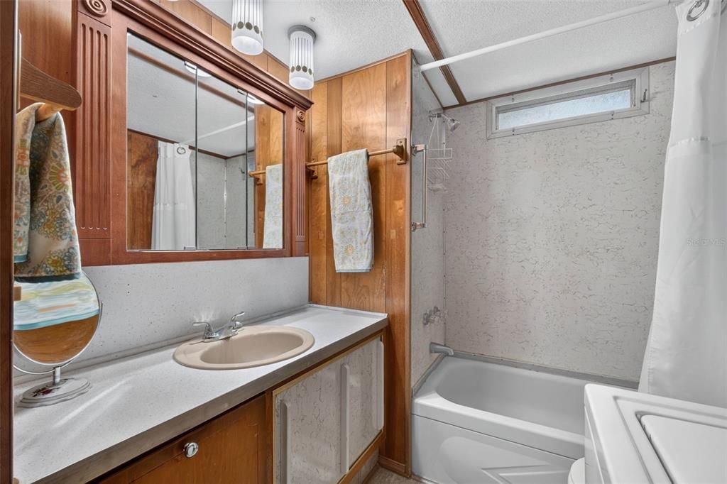 For Sale: $89,900 (2 beds, 1 baths, 552 Square Feet)