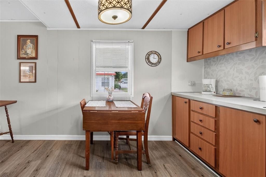 For Sale: $89,900 (2 beds, 1 baths, 552 Square Feet)