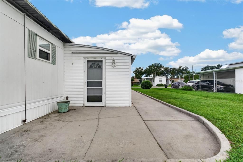 For Sale: $89,900 (2 beds, 1 baths, 552 Square Feet)