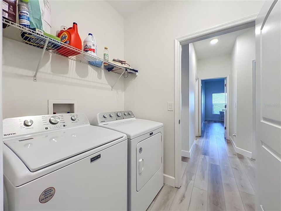 На продажу: $440,000 (4 спален, 2 ванн, 1731 Квадратных фут)