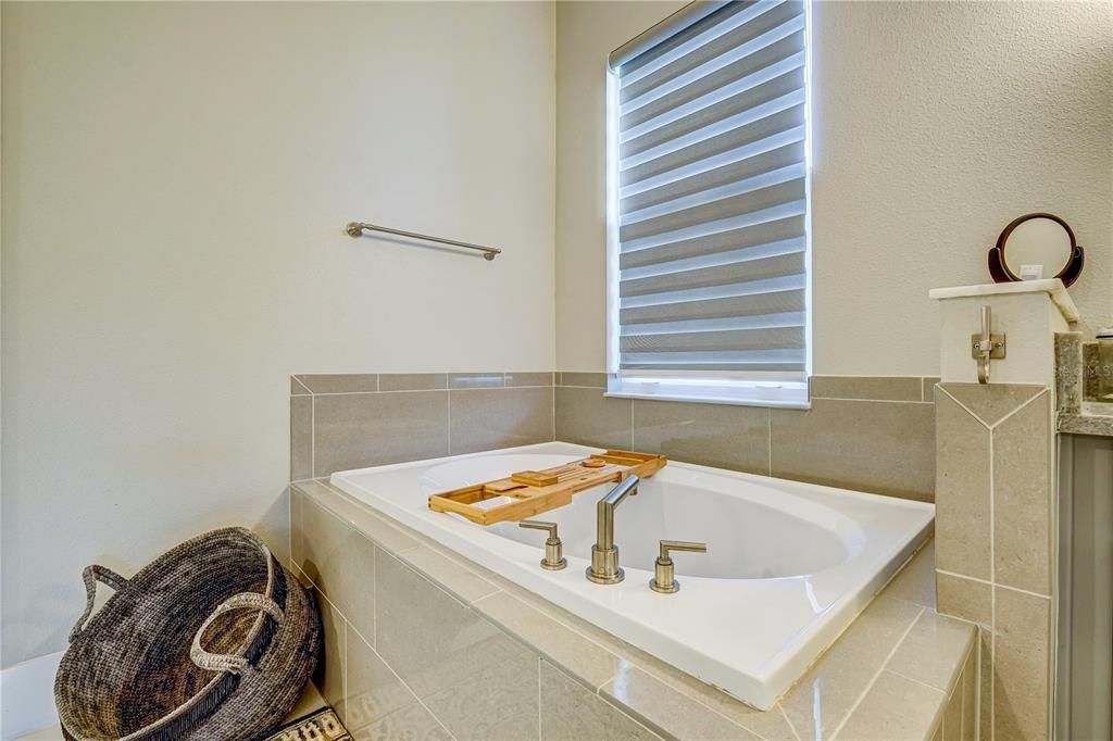 For Rent: $4,500 (3 beds, 4 baths, 2797 Square Feet)