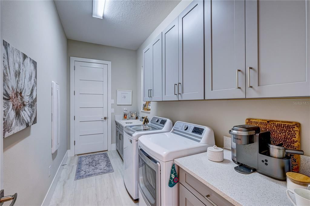 For Rent: $4,500 (3 beds, 4 baths, 2797 Square Feet)