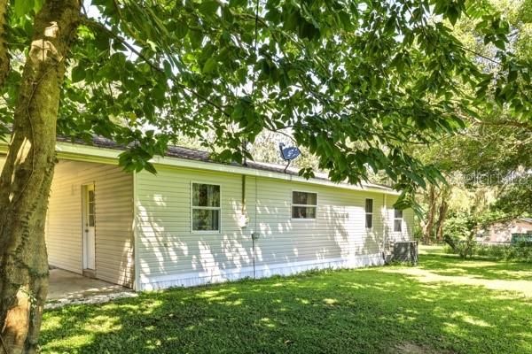 For Sale: $175,000 (2 beds, 1 baths, 1104 Square Feet)