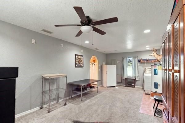 For Sale: $175,000 (2 beds, 1 baths, 1104 Square Feet)