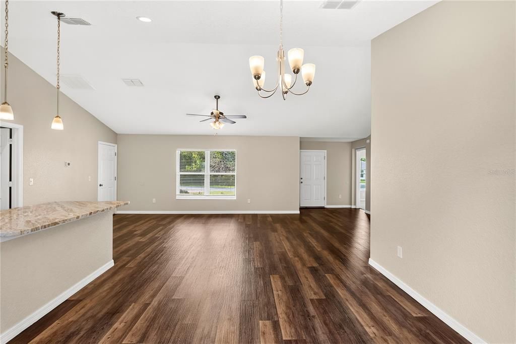 For Sale: $259,900 (3 beds, 2 baths, 1567 Square Feet)