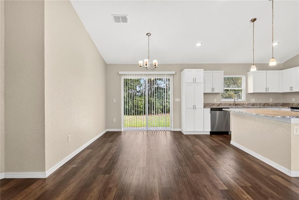 For Sale: $259,900 (3 beds, 2 baths, 1567 Square Feet)