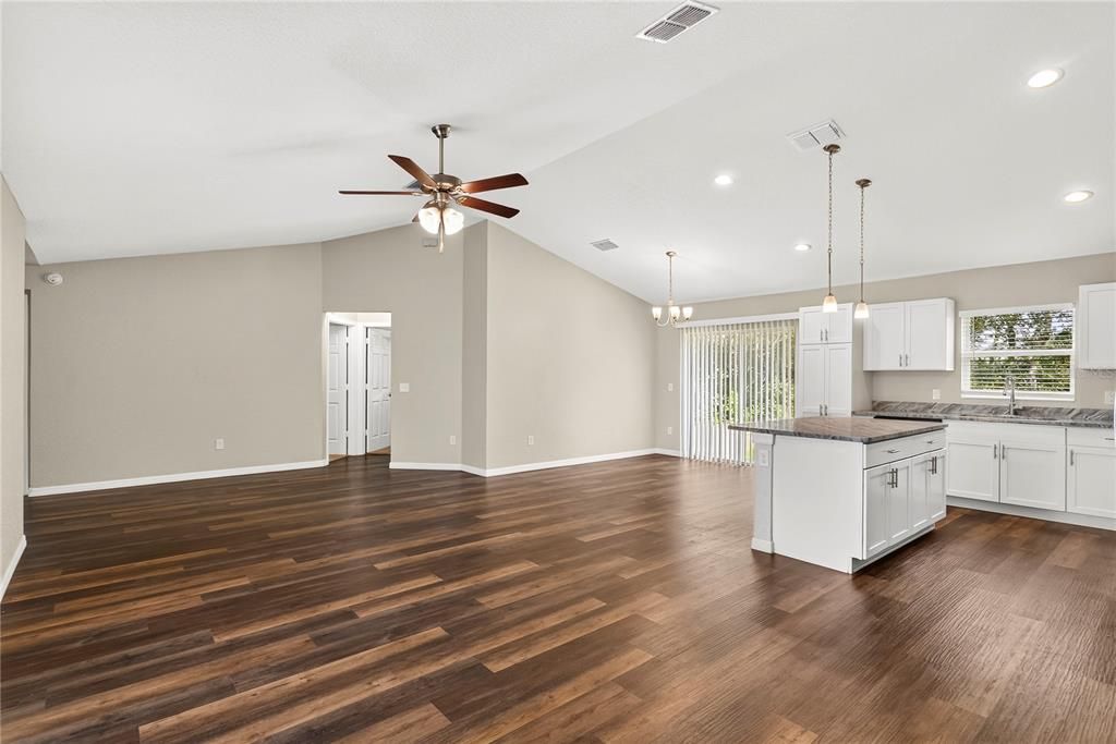 For Sale: $259,900 (3 beds, 2 baths, 1567 Square Feet)