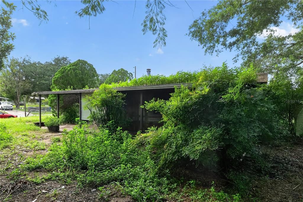 For Sale: $90,000 (3 beds, 2 baths, 1056 Square Feet)