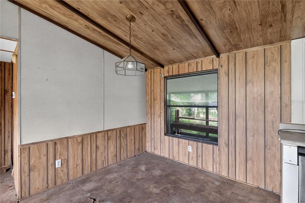 For Sale: $90,000 (3 beds, 2 baths, 1056 Square Feet)