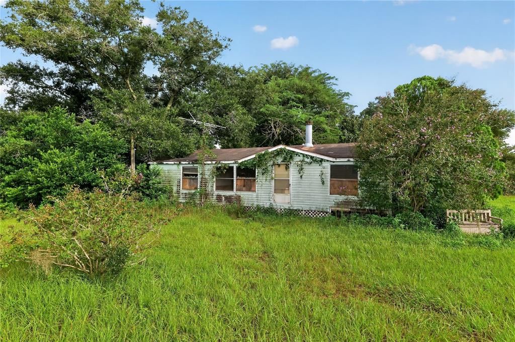 For Sale: $90,000 (3 beds, 2 baths, 1056 Square Feet)