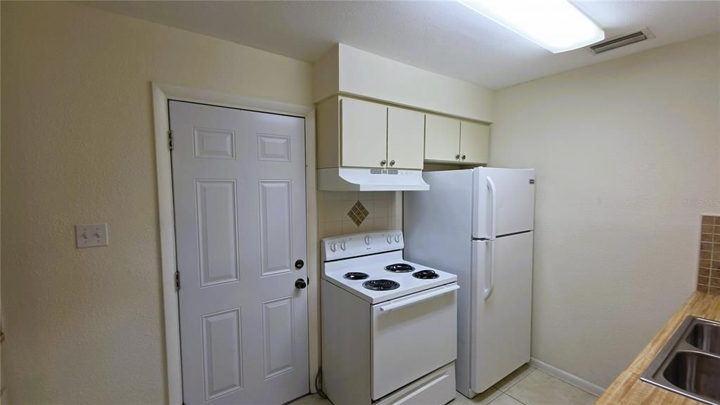 For Sale: $135,000 (2 beds, 1 baths, 783 Square Feet)