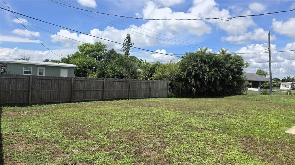 For Sale: $135,000 (2 beds, 1 baths, 783 Square Feet)