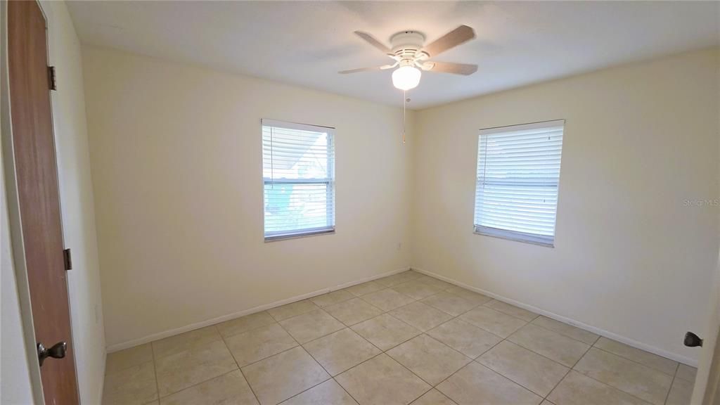For Sale: $135,000 (2 beds, 1 baths, 783 Square Feet)