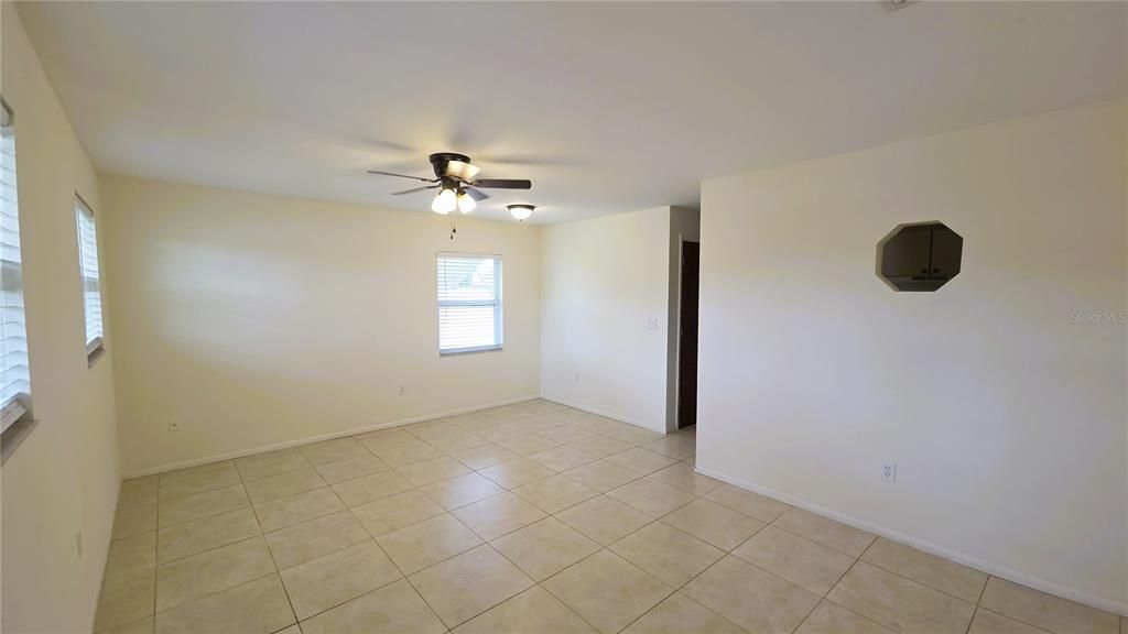 For Sale: $135,000 (2 beds, 1 baths, 783 Square Feet)