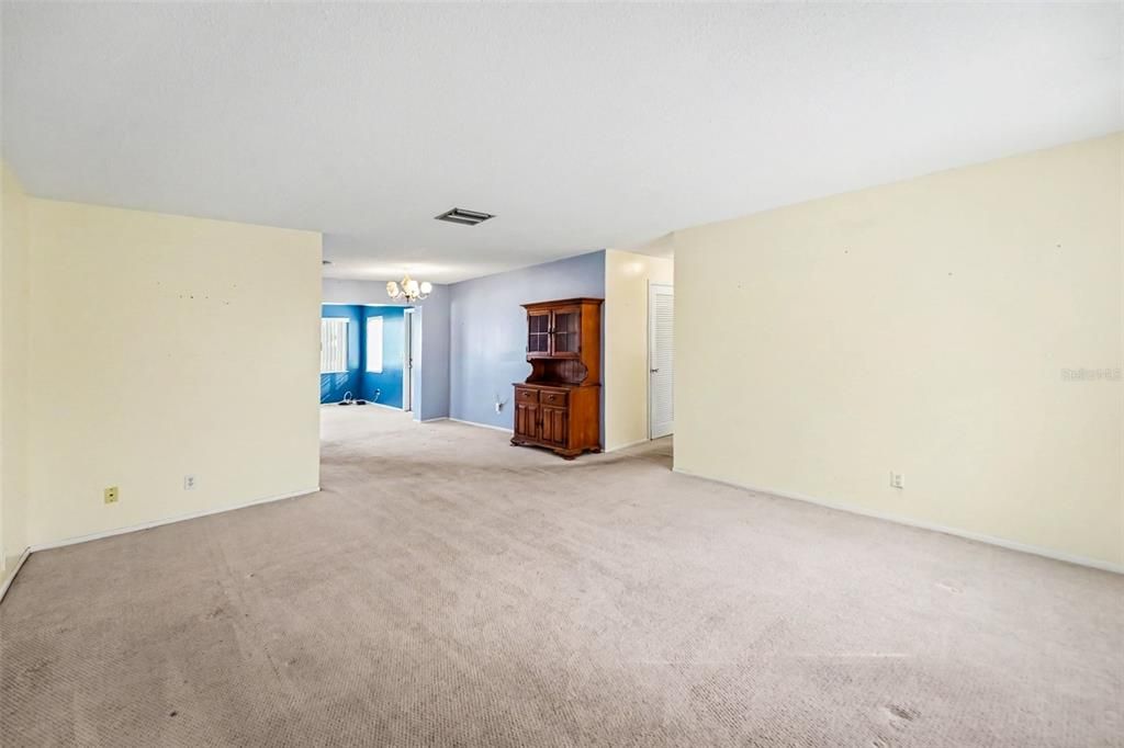 For Sale: $240,000 (2 beds, 2 baths, 1328 Square Feet)