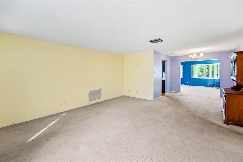 For Sale: $240,000 (2 beds, 2 baths, 1328 Square Feet)