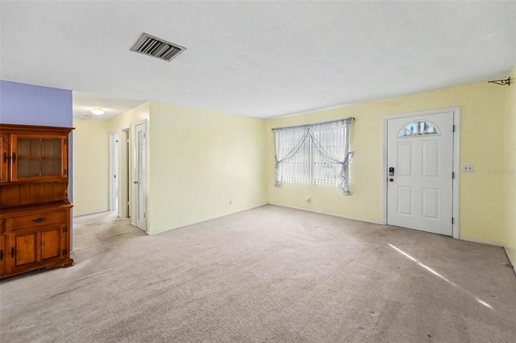 For Sale: $240,000 (2 beds, 2 baths, 1328 Square Feet)
