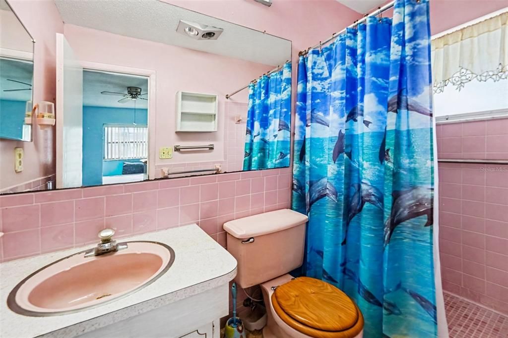 For Sale: $240,000 (2 beds, 2 baths, 1328 Square Feet)