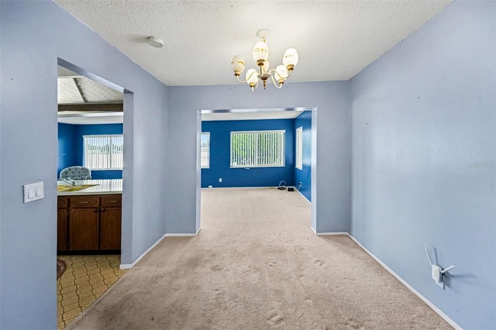 For Sale: $240,000 (2 beds, 2 baths, 1328 Square Feet)