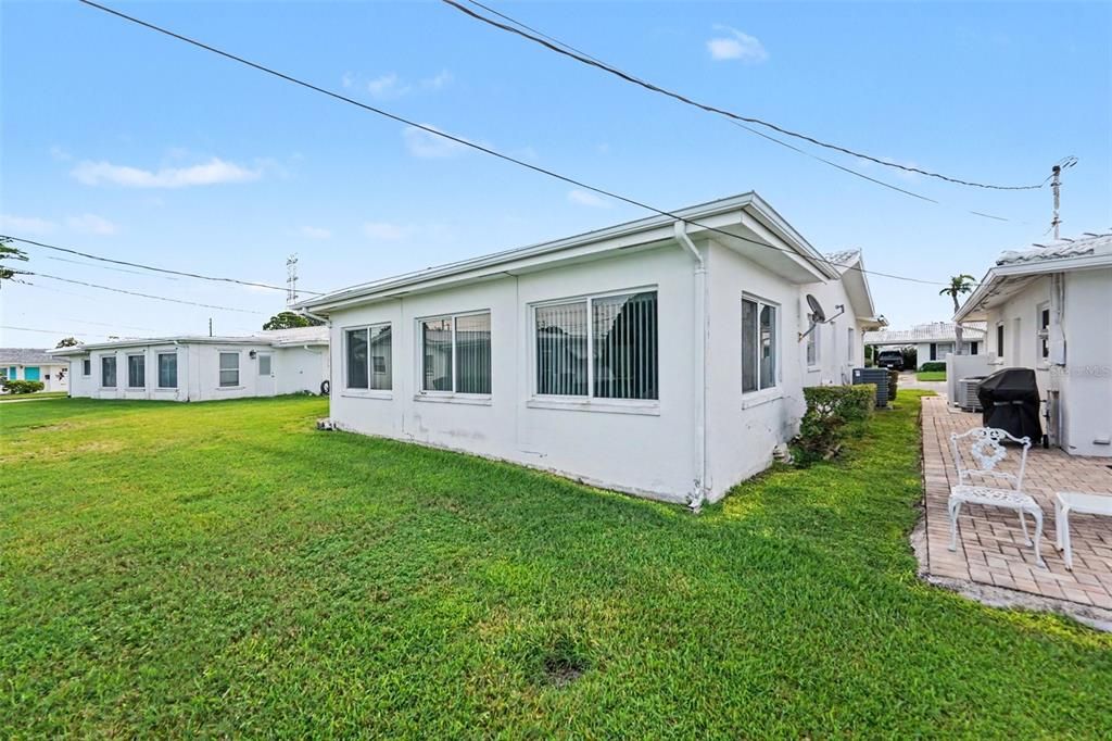 For Sale: $240,000 (2 beds, 2 baths, 1328 Square Feet)