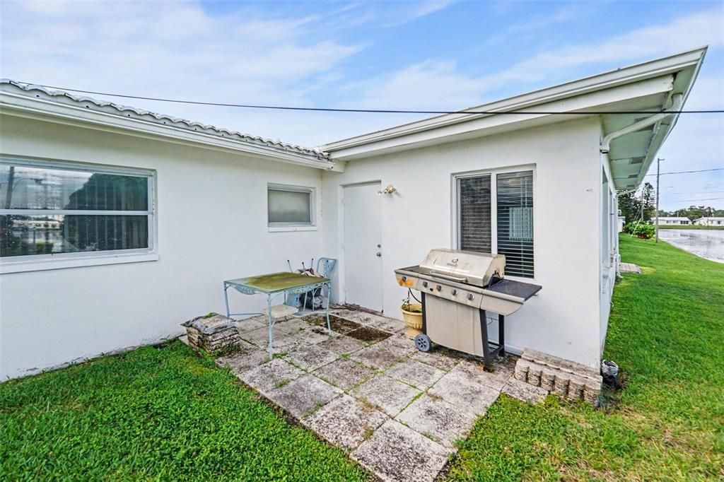 For Sale: $240,000 (2 beds, 2 baths, 1328 Square Feet)