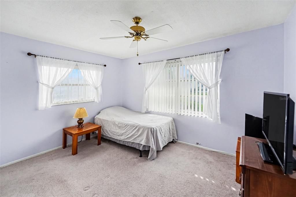 For Sale: $240,000 (2 beds, 2 baths, 1328 Square Feet)