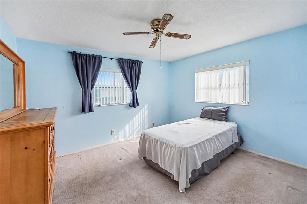 For Sale: $240,000 (2 beds, 2 baths, 1328 Square Feet)