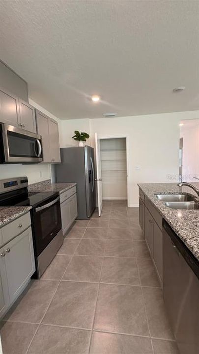 For Rent: $2,250 (3 beds, 2 baths, 1658 Square Feet)
