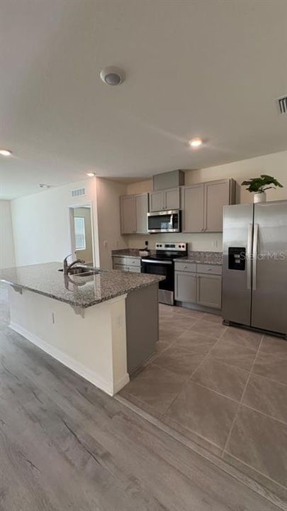 For Rent: $2,250 (3 beds, 2 baths, 1658 Square Feet)