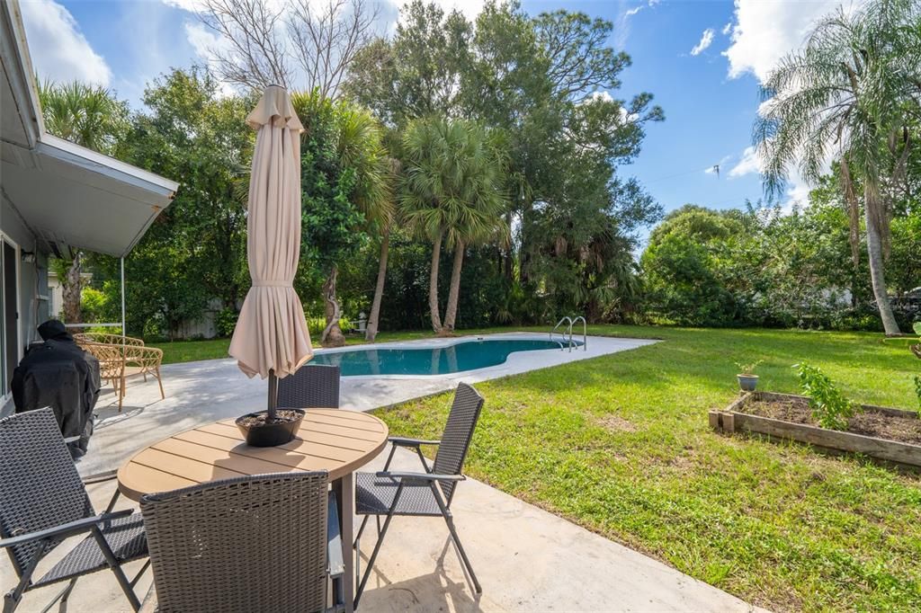 : $349,000 (3 спален, 2 ванн, 1242 Квадратных фут)