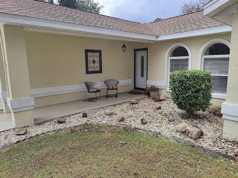 For Sale: $335,000 (3 beds, 2 baths, 1382 Square Feet)